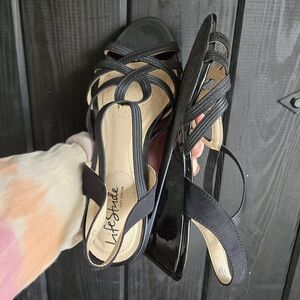 NWOB Life Stride Women's Black Strappy Elastic Sandal Wedge Kitten Heels Yaya 8M